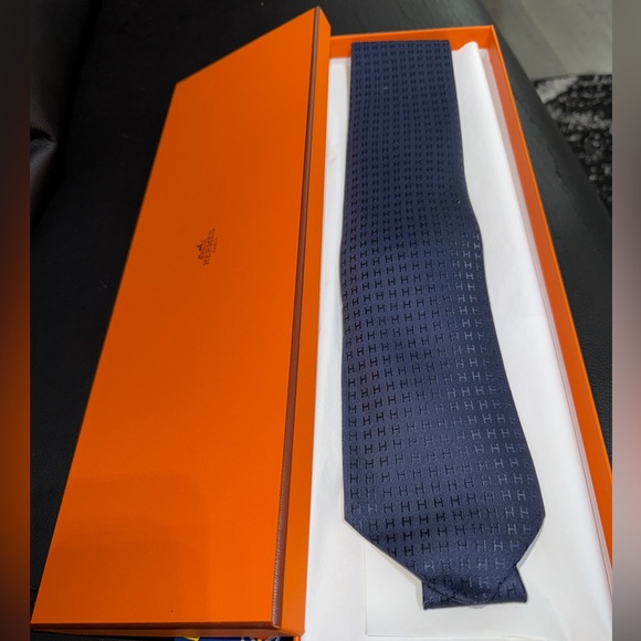 Hermes Faconne Twil H Tie Marine - Picture 7 of 11